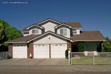 Remarkable, immaculate, spacious custom home - 3472 Stuart Street
