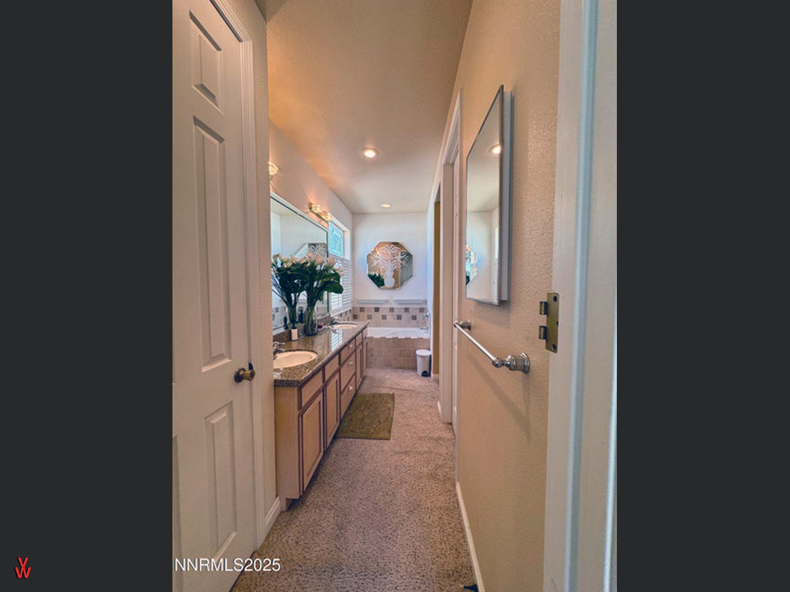 5188SnowyMountainDr-Bathroom4a
