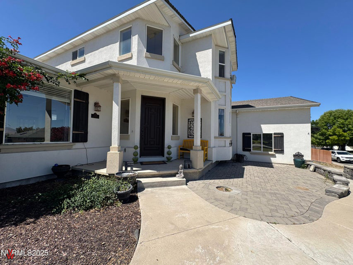5188SnowyMountainDr-FrontPorch
