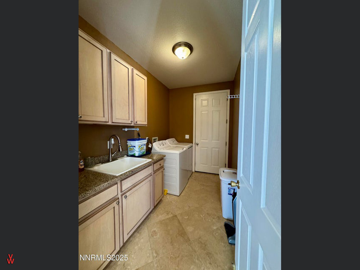 5188SnowyMountainDr-Laundry