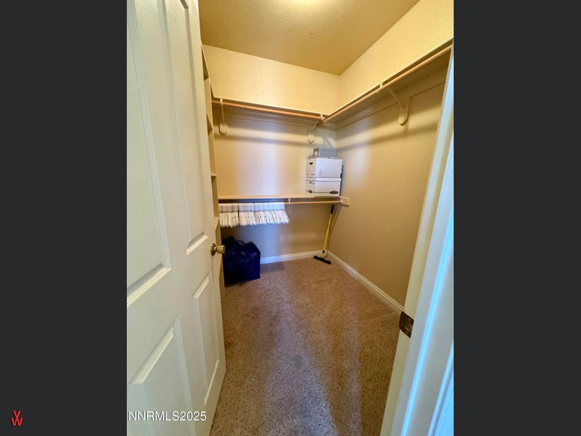 5188SnowyMountainDr-MasterCloset