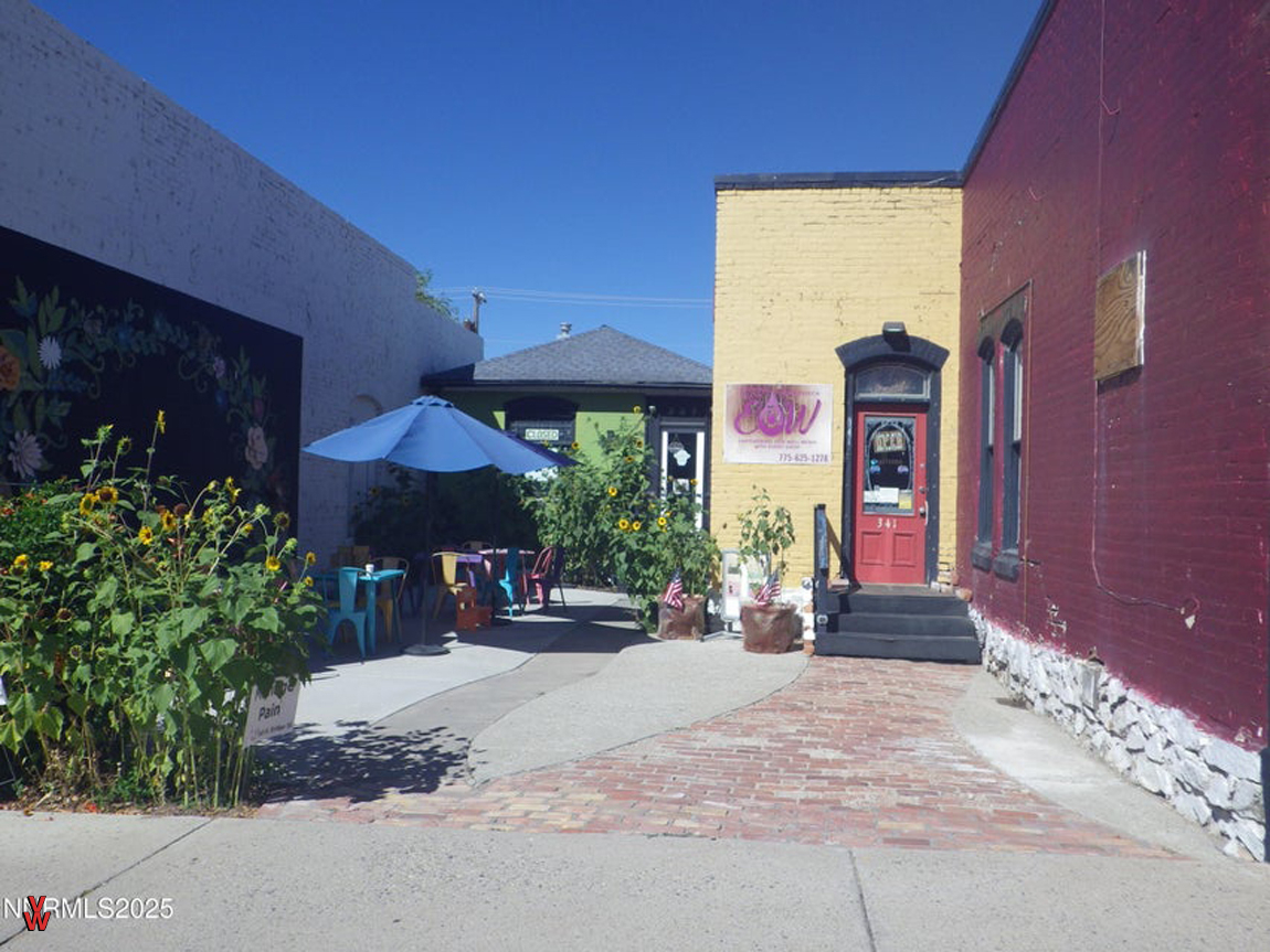 345SBridgeSt-exterior8