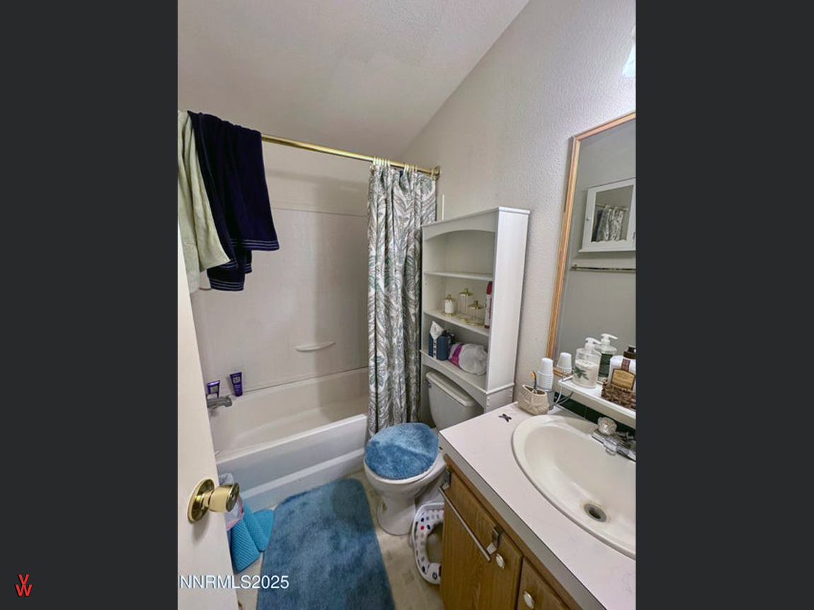 4080GoldenCircleDr.-Bathroom