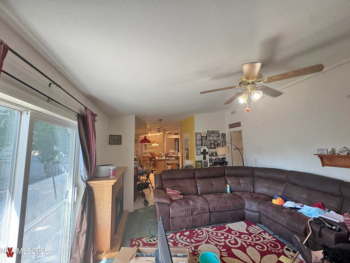 4080GoldenCircleDr.-FamilyRoom