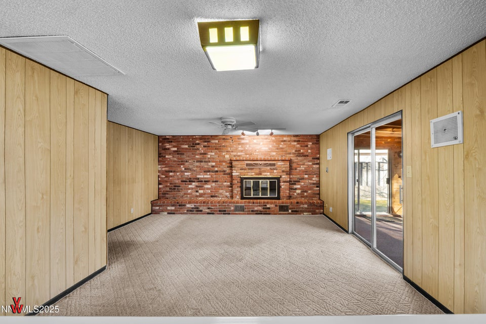 20251217224935972815000000-o