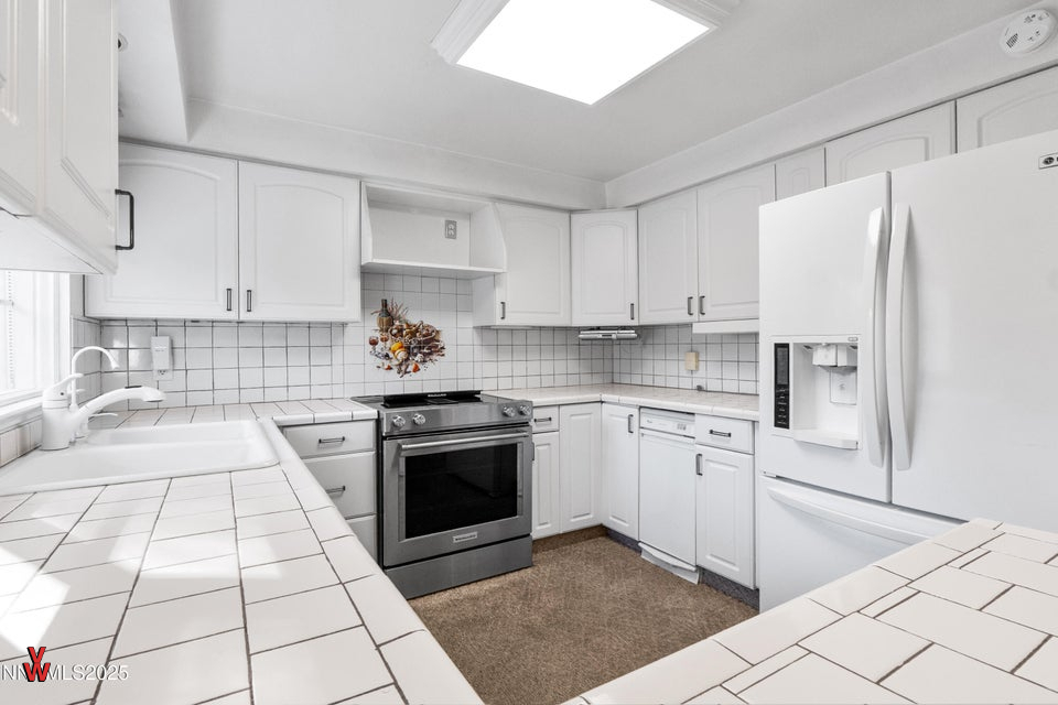 20251217225829527556000000-o