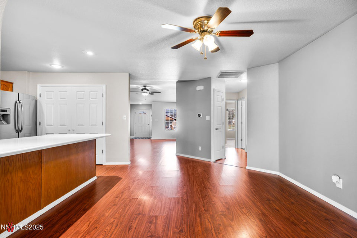 1834ScottSt-DiningArea