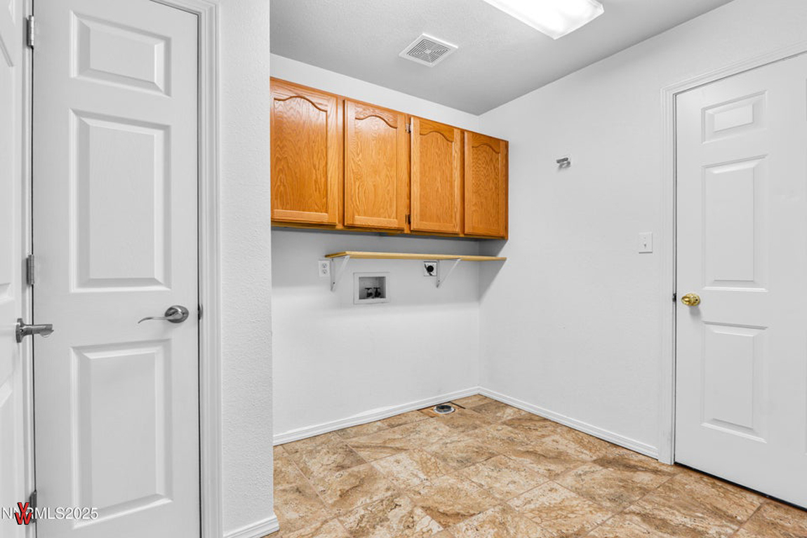 1834ScottSt-LaundryRoom