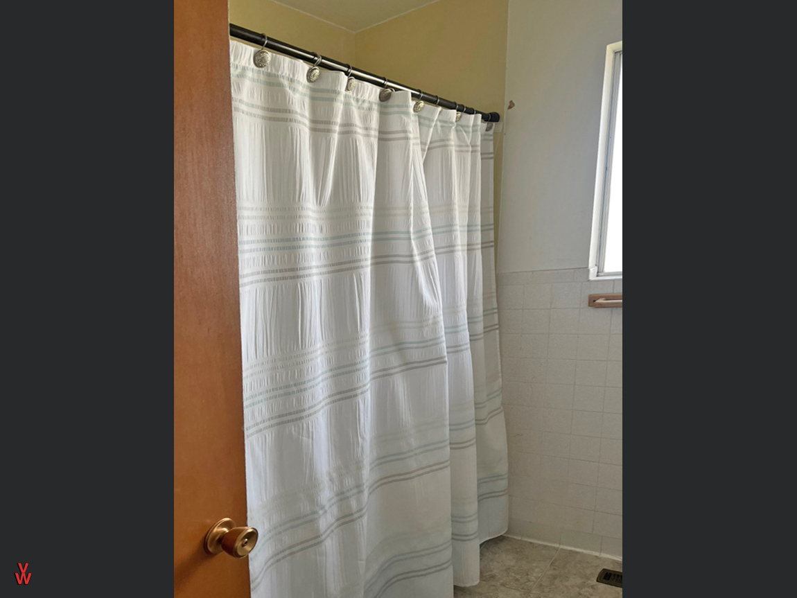 280SGalenaSt-Bathroom2New