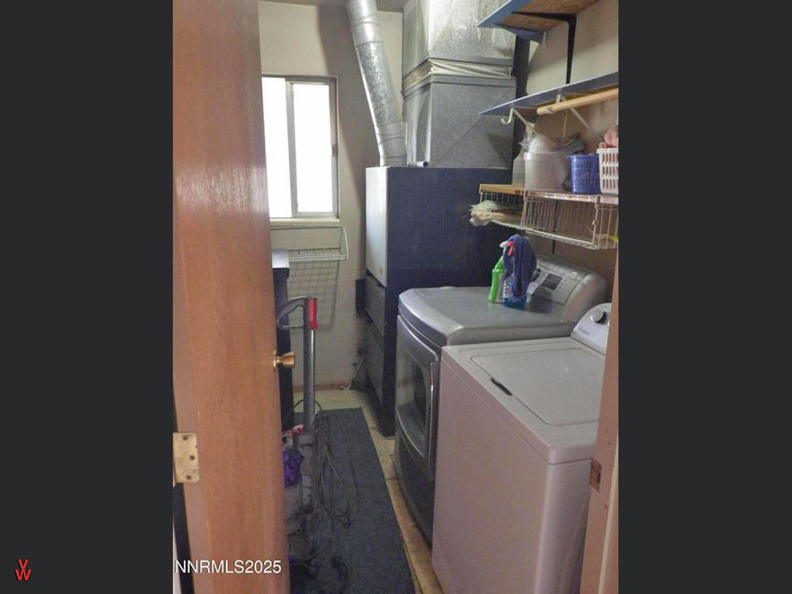 280SGalenaSt-LaundryRoom