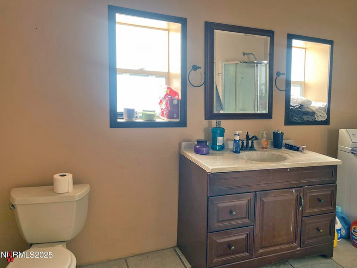 360ESecondStBattleMountain-Bathroom