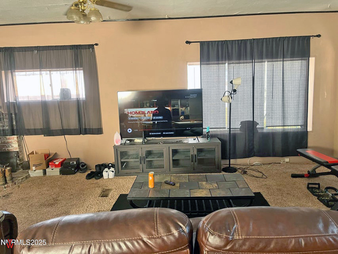 360ESecondStBattleMountain-LivingRoom