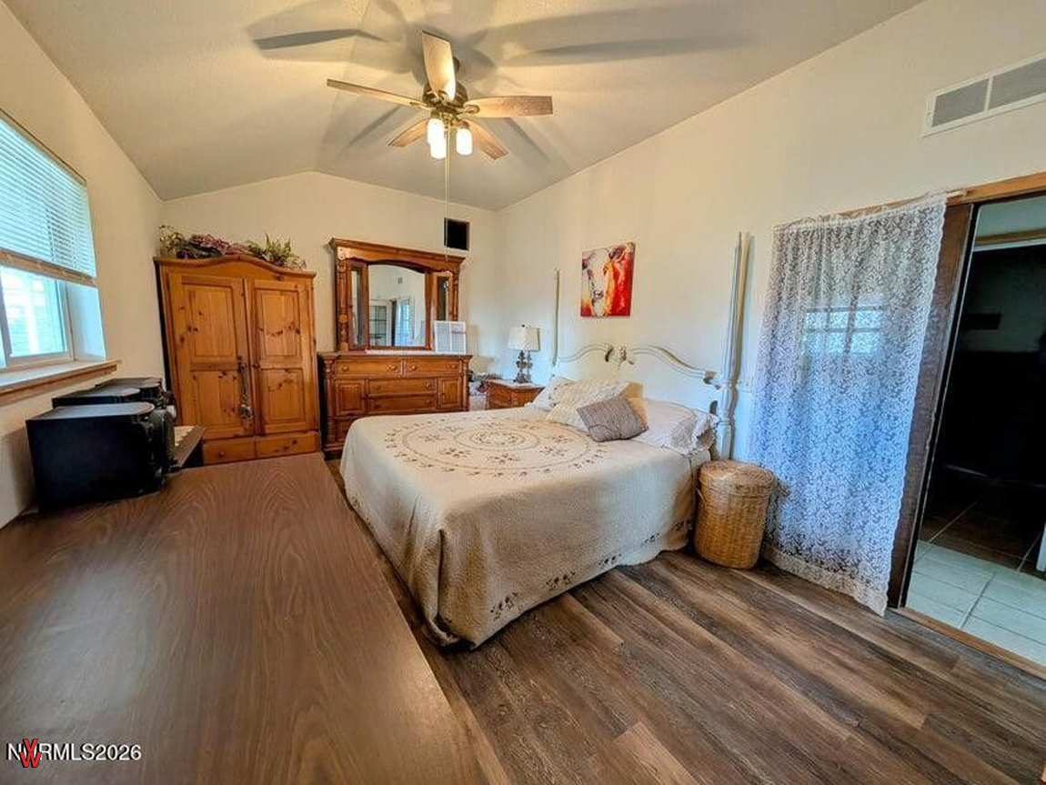 30700HorseCreekRd-Bedroomjpg