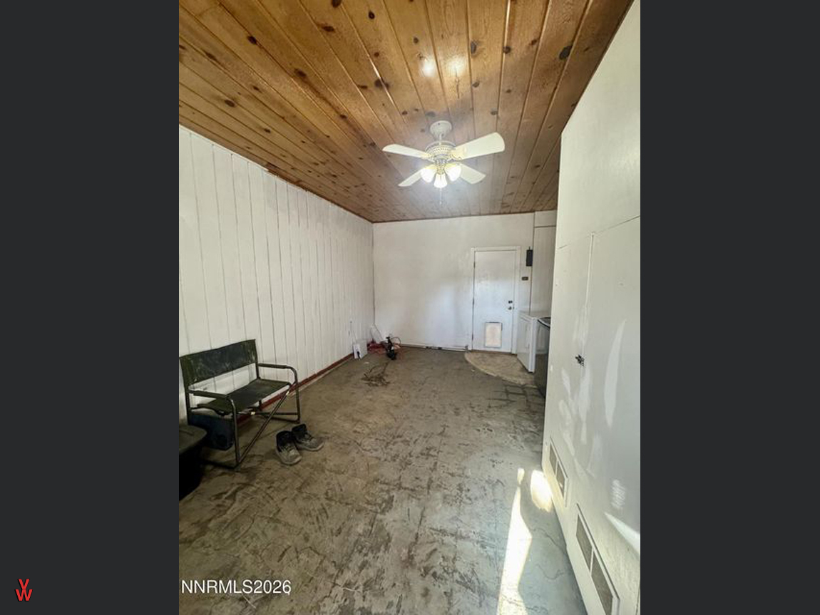 20BellevueAve-Laundry2