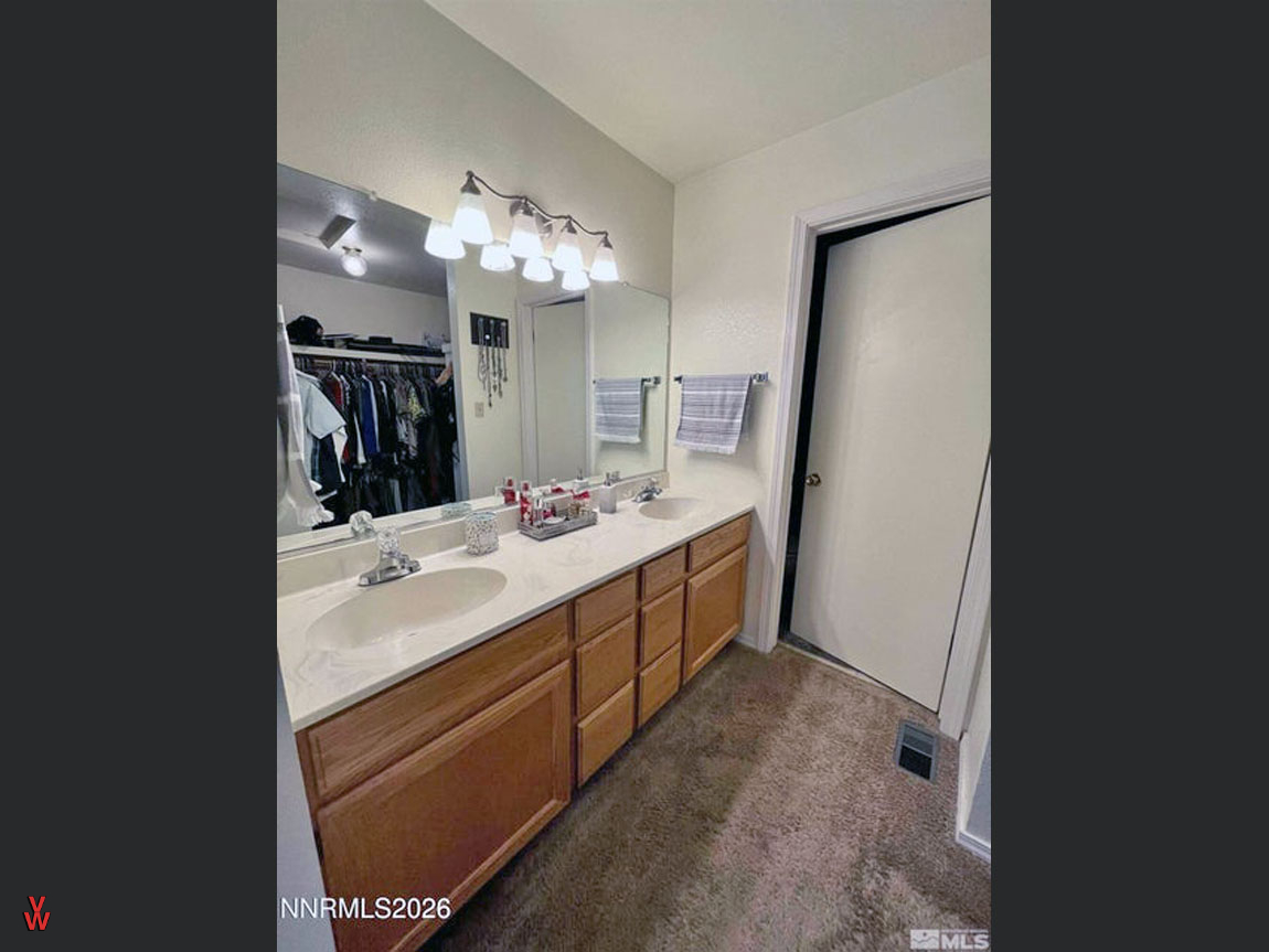 3205NSherwoodDr-MainBath