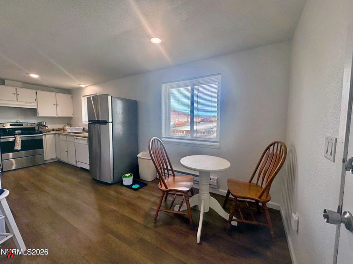 1823PearceSt-Kitchen_Dining