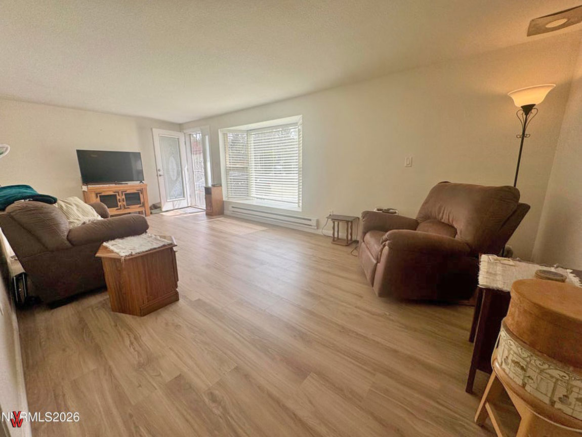 1823PearceSt-LivingRoom