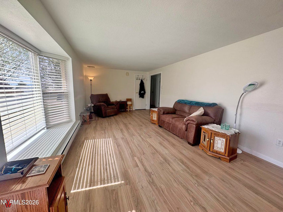 1823PearceSt-LivingRoom2