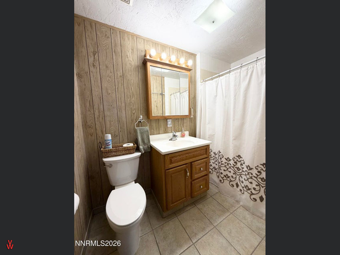 141WNationalAve-Bathroom