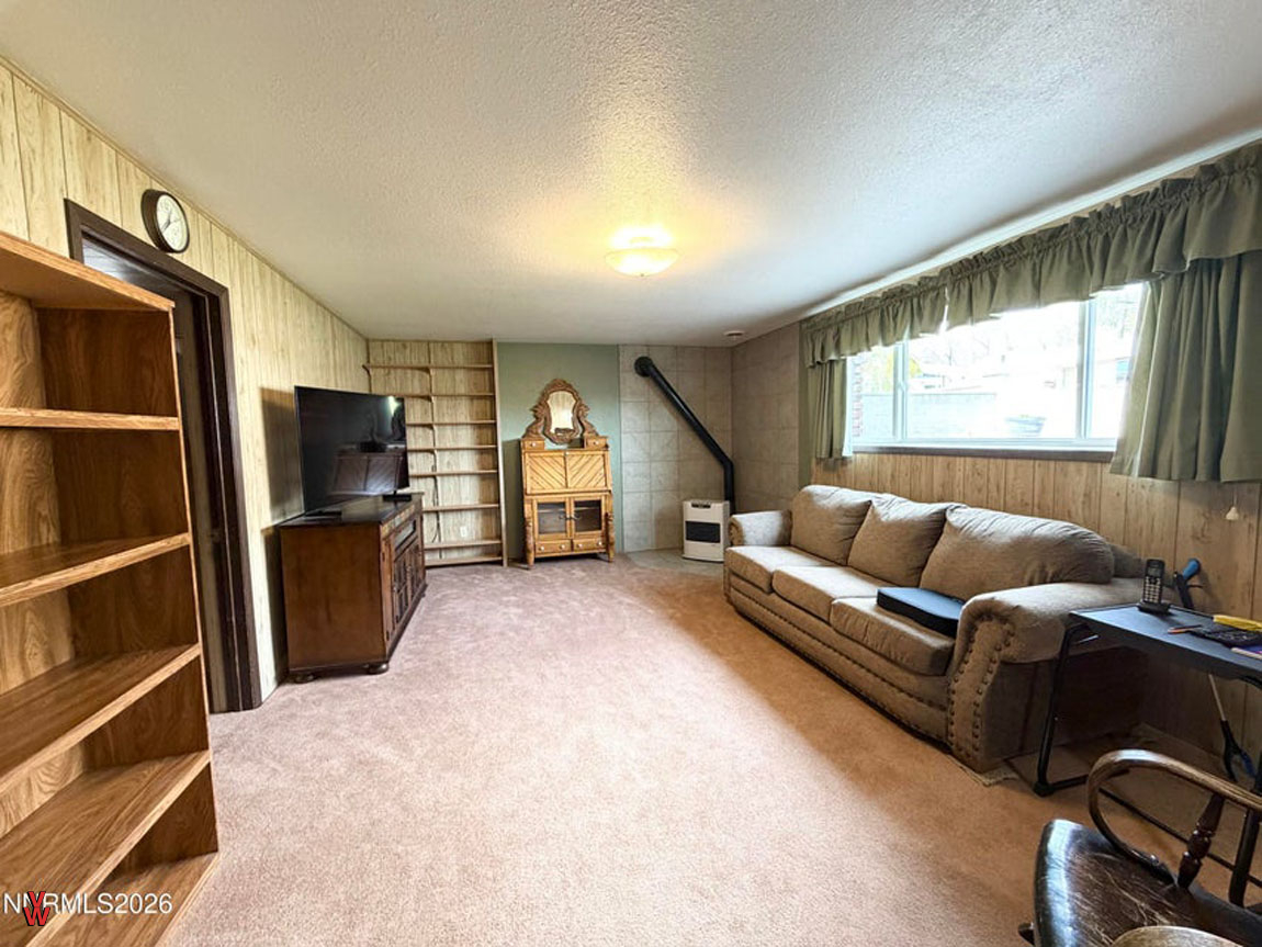 141WNationalAve-FamilyRoom