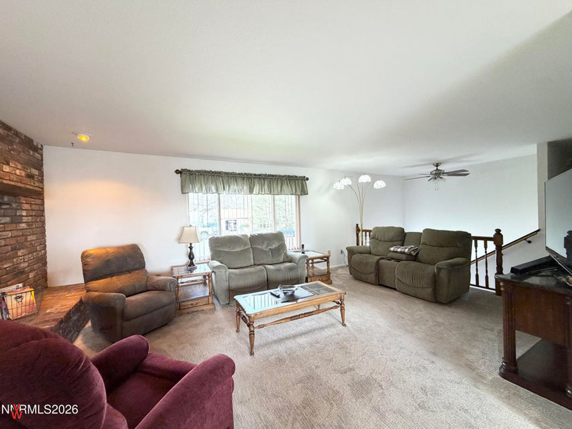 141WNationalAve-LivingRoom