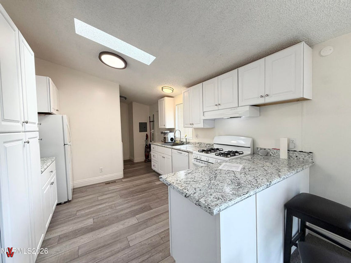 4070TurnerLn-Kitchen