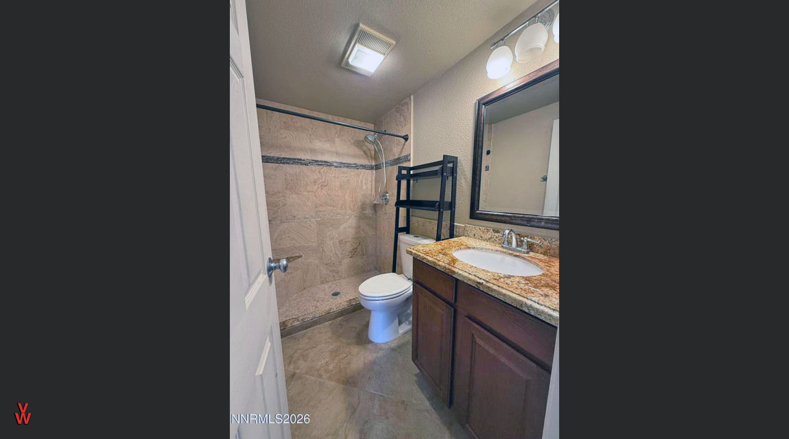 1204OcalaAve-Bathroom2