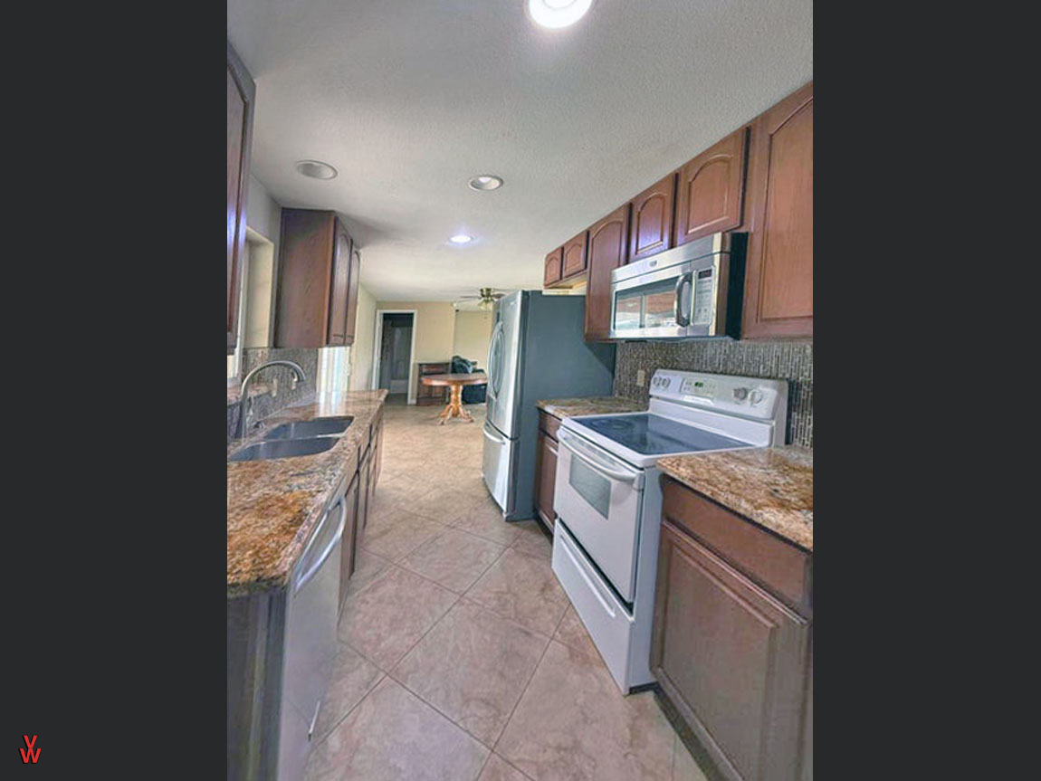 1204OcalaAve-Kitchen