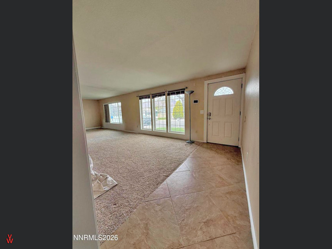 1204OcalaAve-LivingRoom2