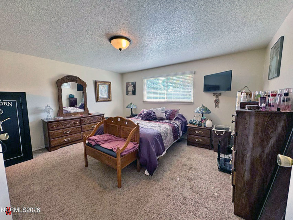 350EMinorSt-PrimaryBedroom