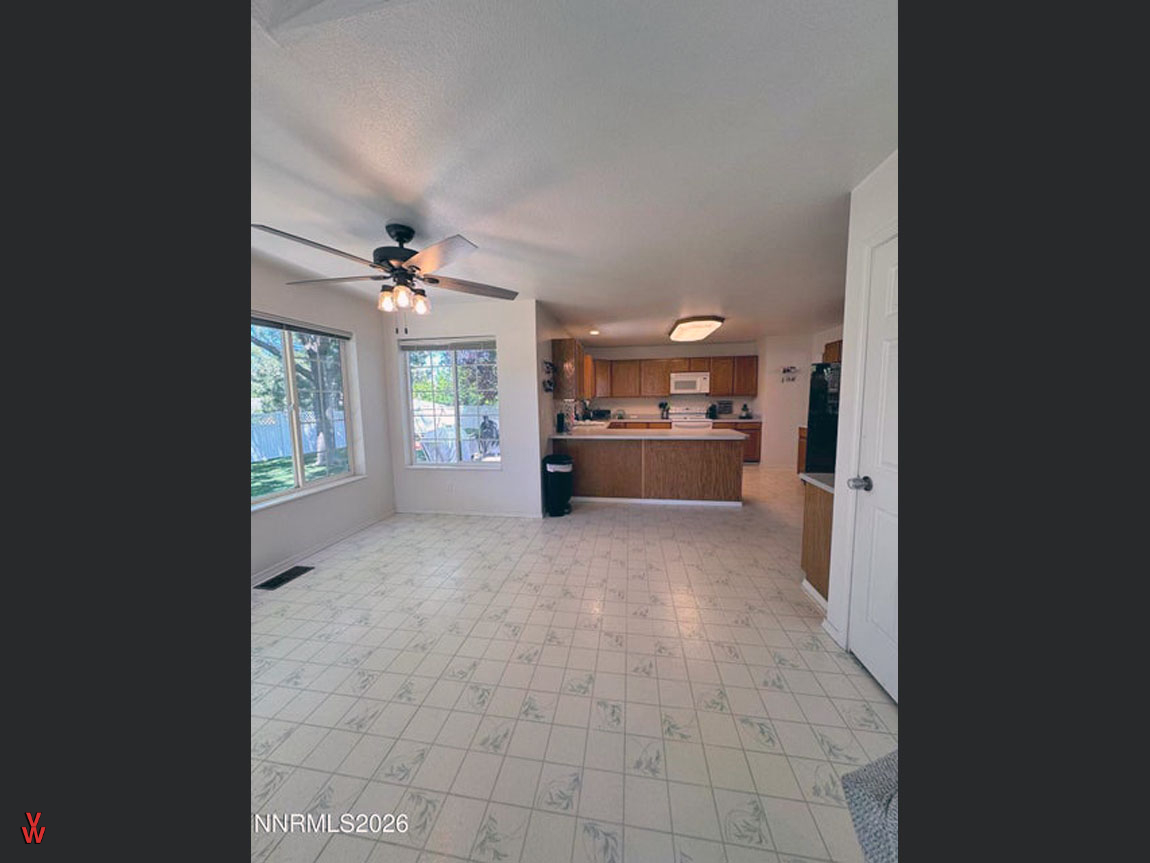 4106BrokenHillRd-DiningArea3