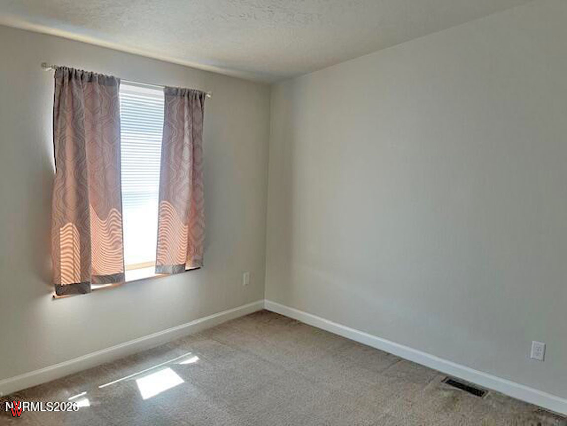 1700MuddyRd-Bedroom2