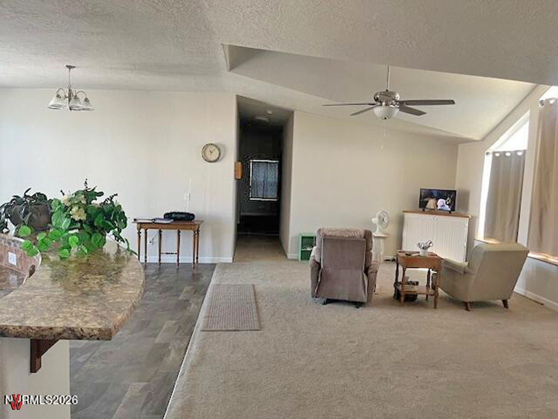 1700MuddyRd-LivingRoom