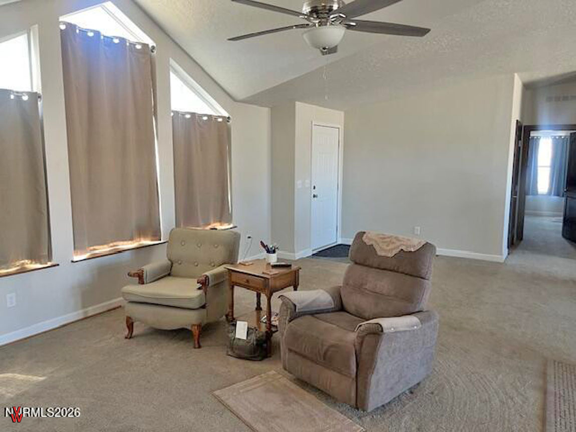 1700MuddyRd-LivingRoom2