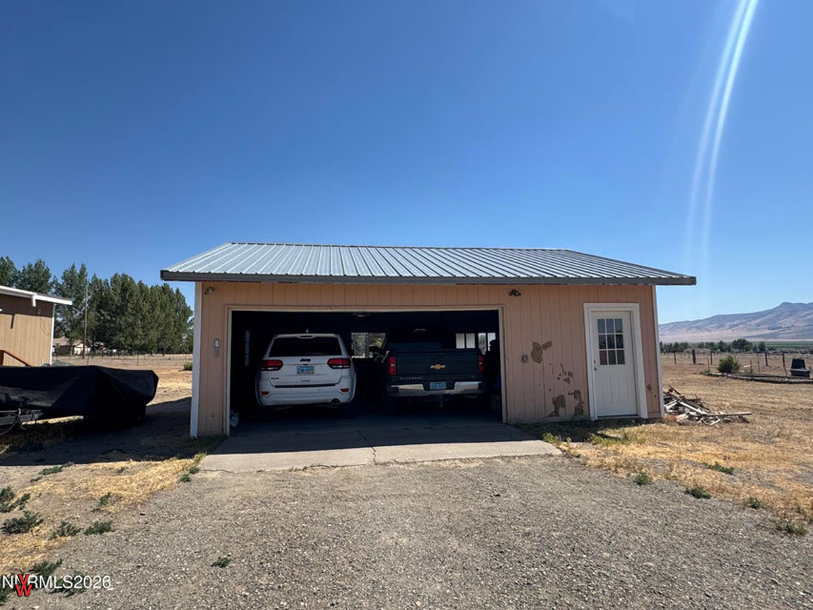9450SBettyLn-Garage