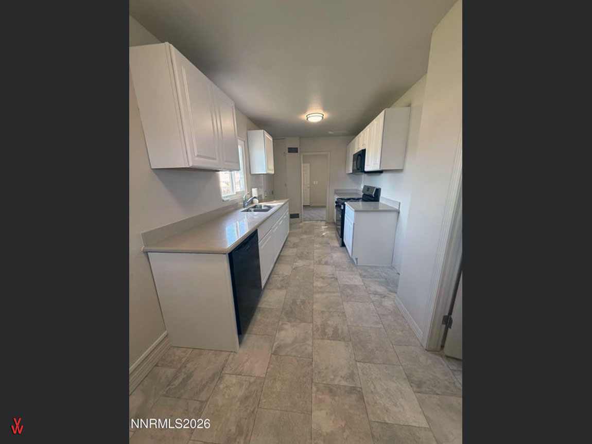 1185SBridgeSt-Kitchen2