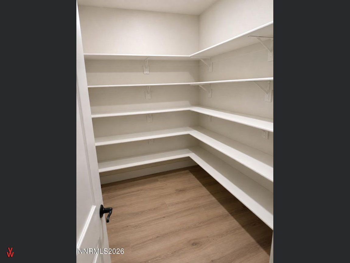 5705OffenhauserDr.-PrimaryCloset
