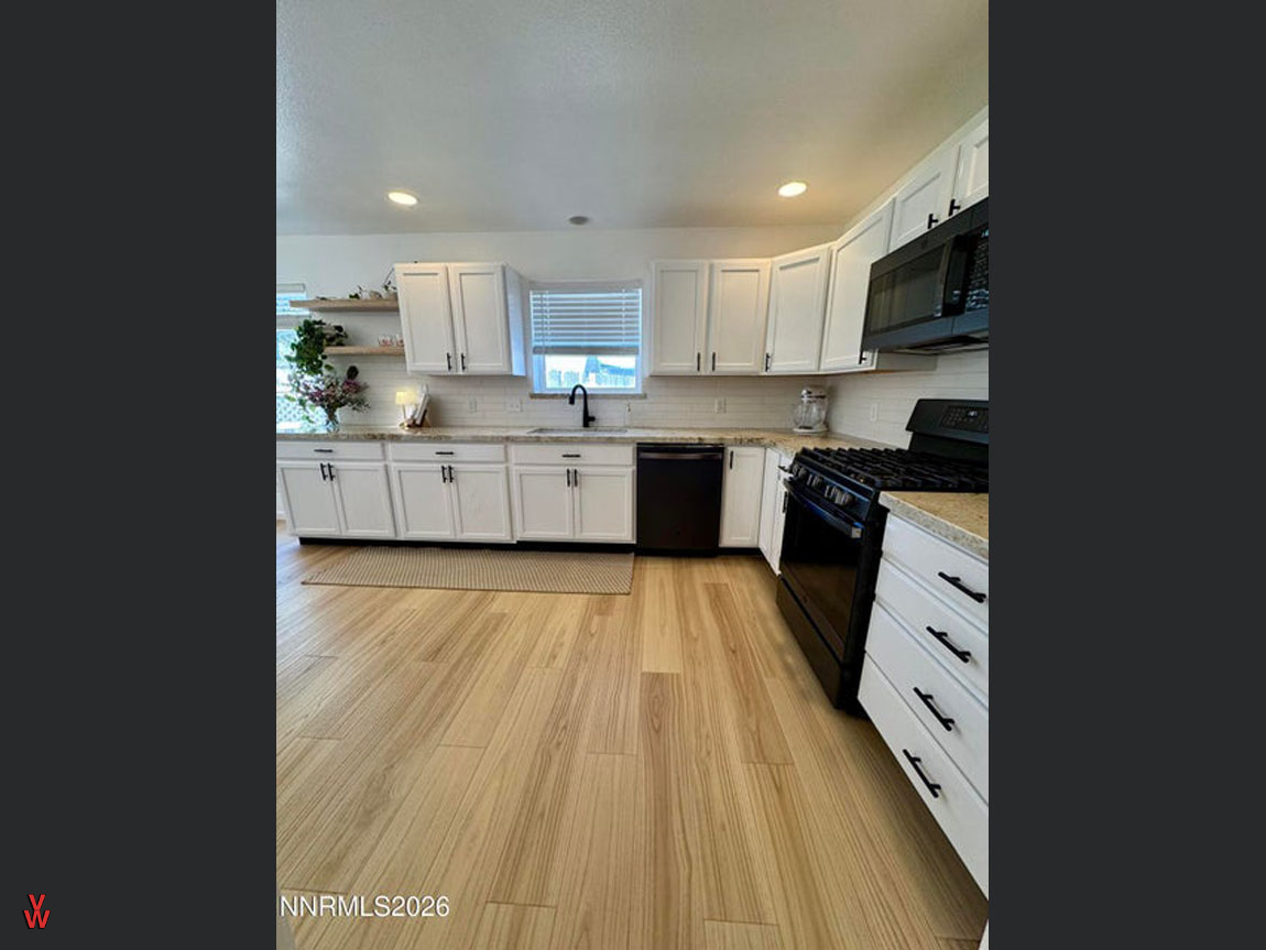 5230OffenhauserDr-Kitchen3