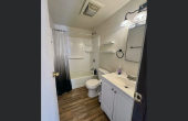 640PrebbleSt-Bathroom